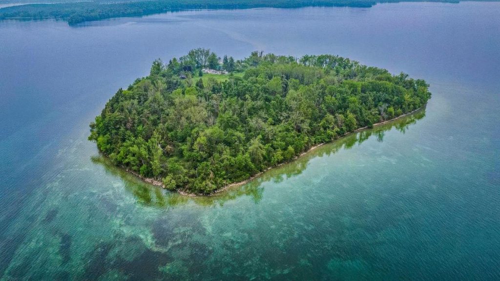 strawberry-island-ontario